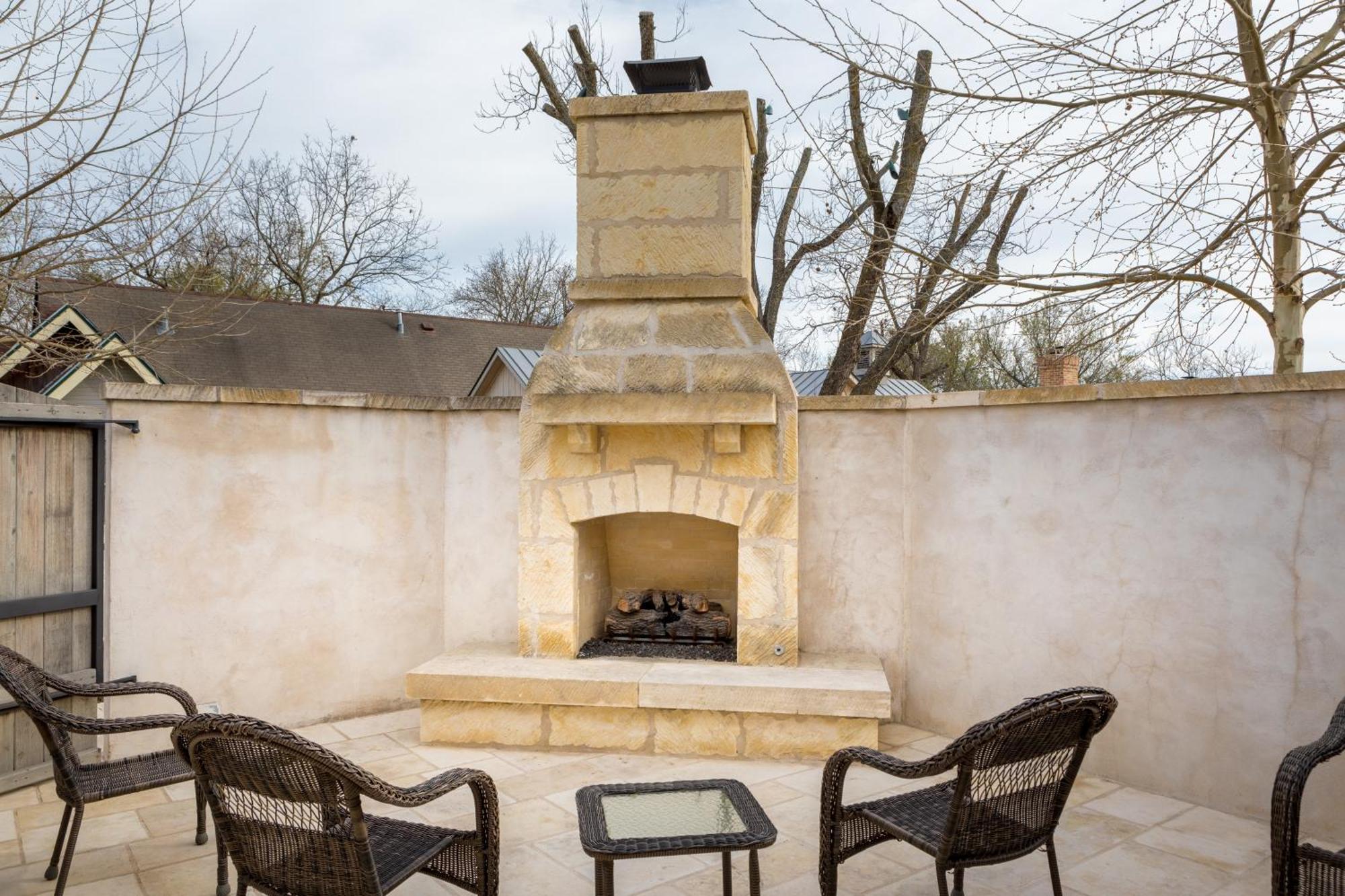 Blacksmith Quarters Fredericksburg Esterno foto