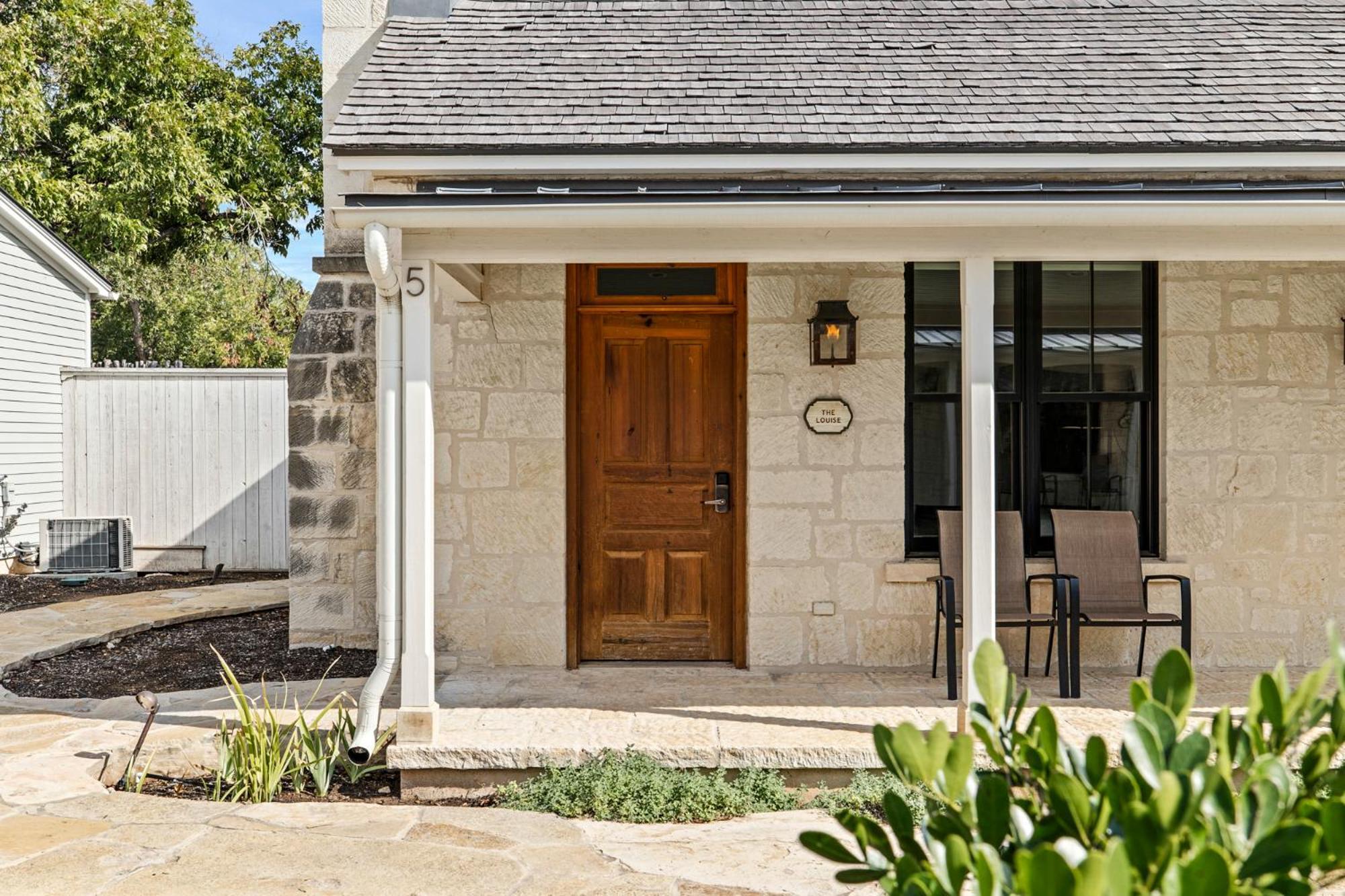 Blacksmith Quarters Fredericksburg Esterno foto