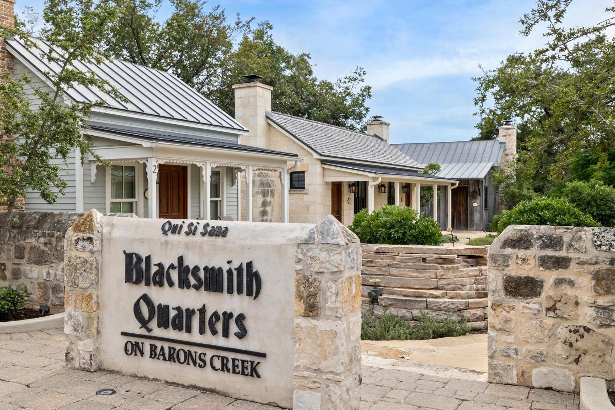 Blacksmith Quarters Fredericksburg Esterno foto